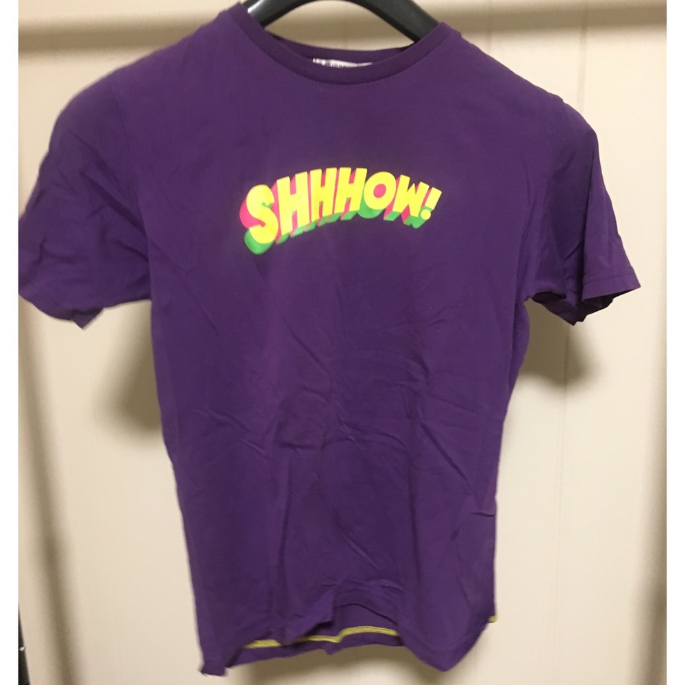 Uniqlo graphic tee